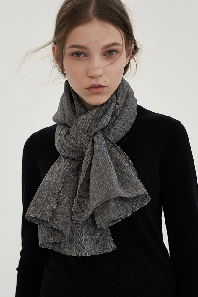 solid 5 scarf - black
