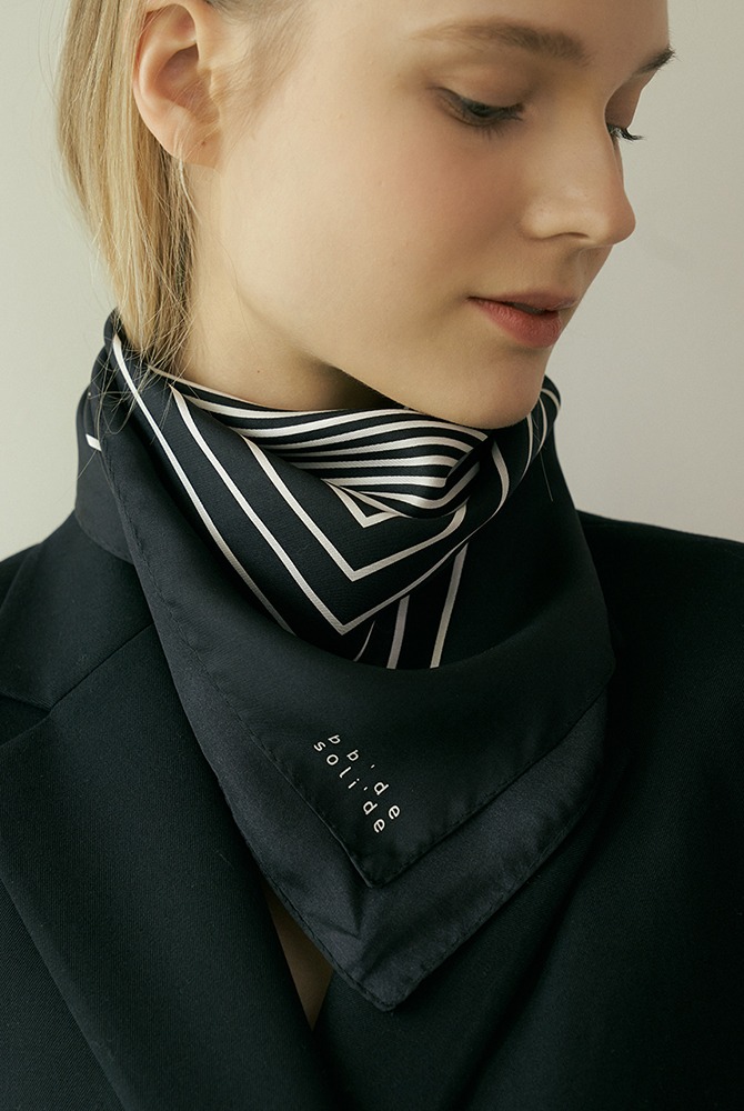 mild silk scarf - black
