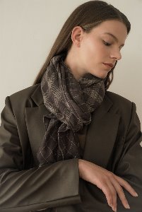 chester scarf-brown
